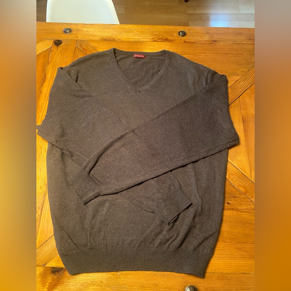 Men’s  V-Neck Sweater Classic Knit